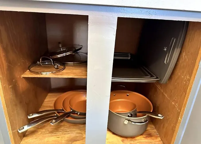 Comfortable 2Br Apt Central